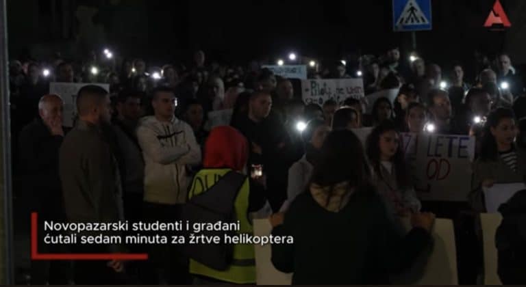 Sedam minuta ćutnje: Novopazarci odali počast žrtvama helikopterske nesreće (VIDEO)