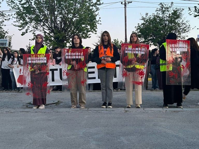 Protestna šetnja „Pištaljkom protiv pendreka “ u Novom Pazaru (VIDEO)