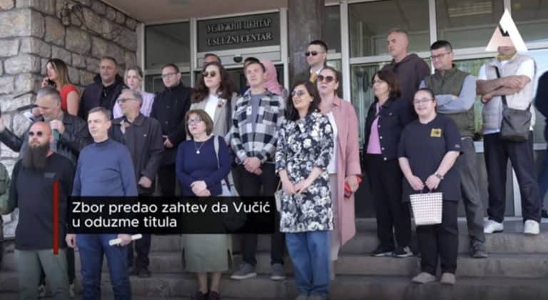 Zbor građana predao zahtev za oduzimanje titule Vučiću (VIDEO)