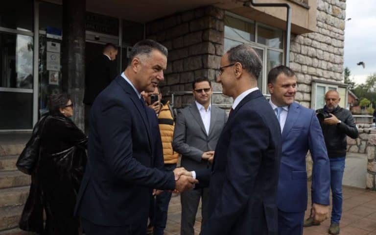 Premijer Macut “tajno” boravio u Novom Pazaru, bez najave i susreta sa građanima i novinarima