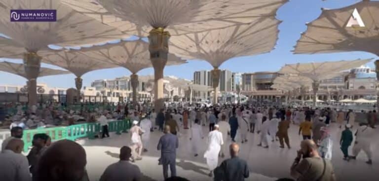 Visoke temperature ne smetaju milionima koji posećuju Saudijsku Arabiju (VIDEO)