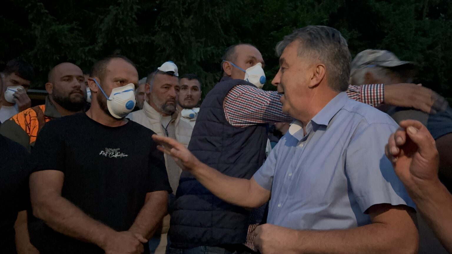 Direktor ZZJZ i meštani sela oko deponije Golo Brdo