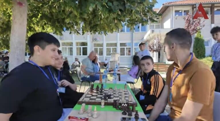 Roditelji, deca i nastavnici odmerili snage kroz vannastavne aktivnosti (VIDEO)