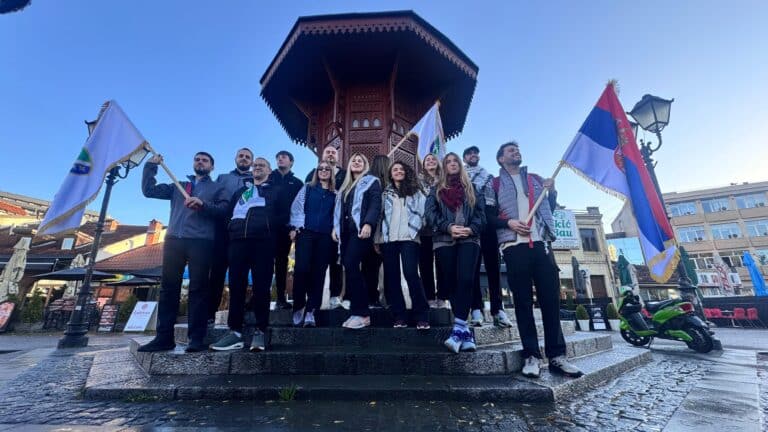 Još jedna grupa studenata krenula iz Novog Pazara ka Novom Sadu (VIDEO)