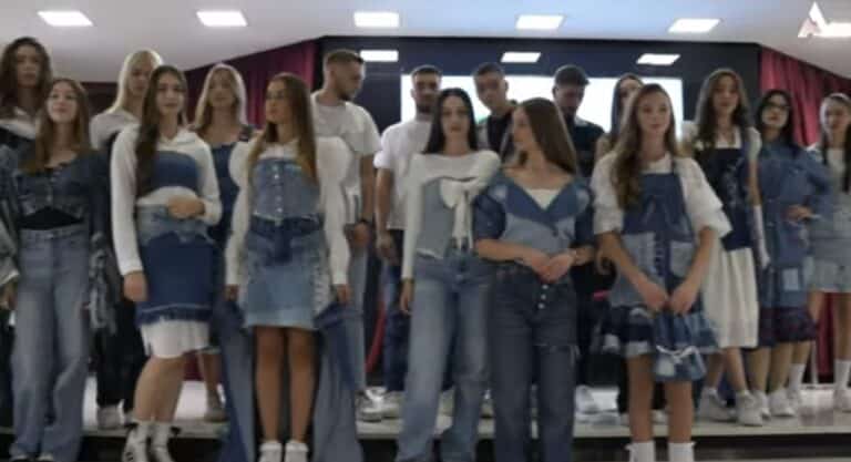 Umesto na deponiji, stari džins završio na modnoj reviji (VIDEO)