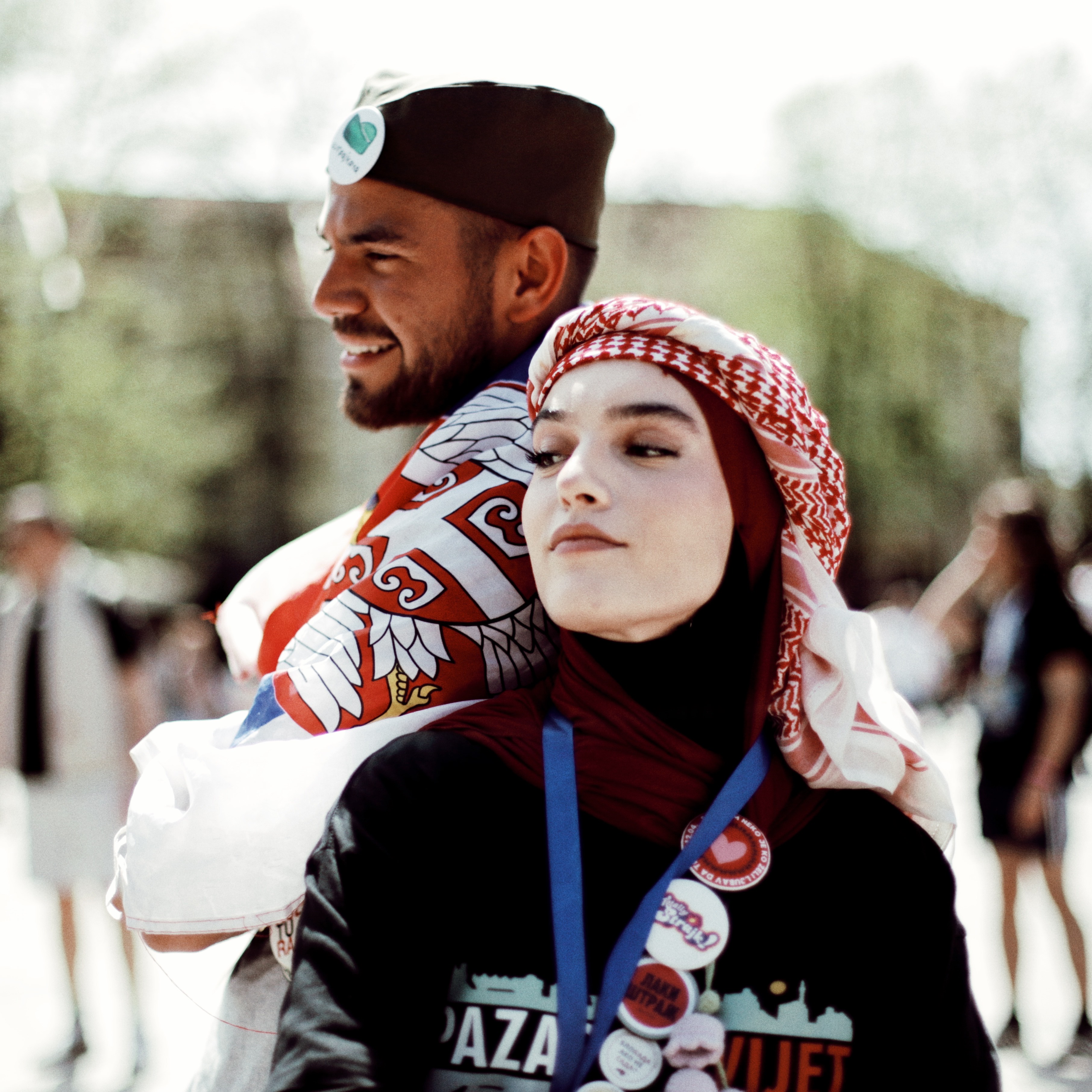 Nagrađena fotografija fotografa Irfana Ličine„Studenti Sava iz Ćuprije i Nadija iz Novog Pazara“