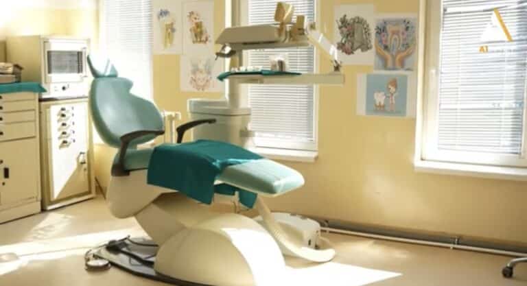 Medicinska škola „Dva heroja“ dobila stomatološku ambulantu: Besplatni pregledi i edukacija za učenike (VIDEO)