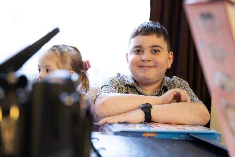 PRIKUPLJENO 2.500.000 evra za Anelovo lečenje (VIDEO)