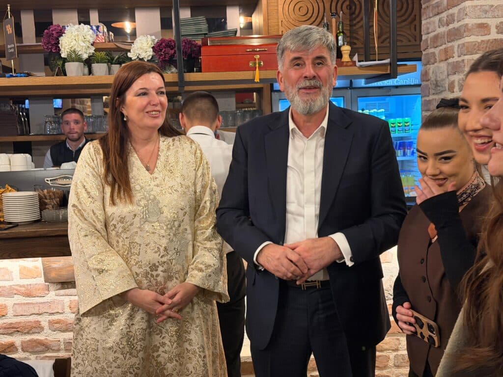 Prikupljeno skoro 107.000e na iftaru u Bijelom Polju za dečaka iz Tutina (VIDEO)