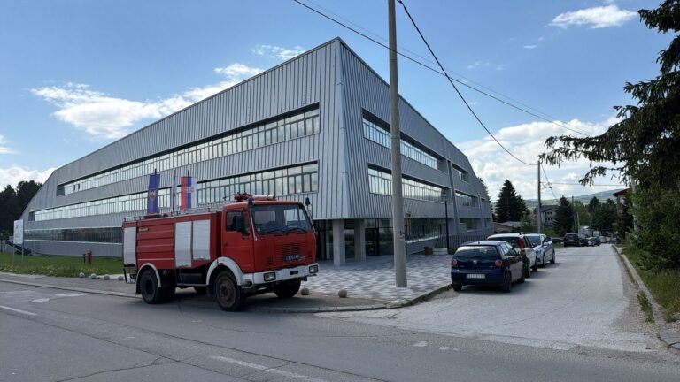 Ministarstvo prosvete: Deo škola pregledan, dojave o postavljenim bombama