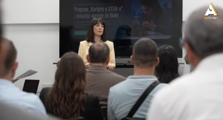 Pet škola dobilo STEM opremu: Donacija za unapređenje nastave i razvoj digitalnih veština učenika (VIDEO)