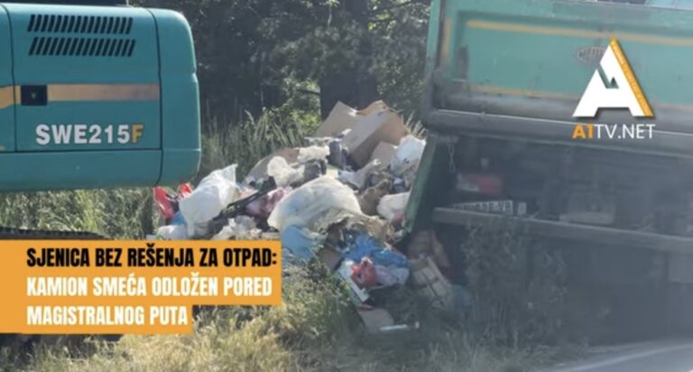 Sjenica bez rešenja za otpad: Kamion smeća odložen pored magistralnog puta (VIDEO)