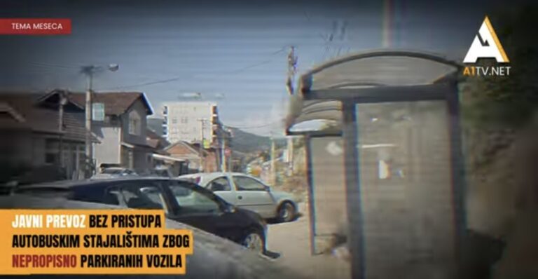 Javni prevoz bez pristupa autobuskim stajalištima zbog nepropisno parkiranih vozila (VIDEO)