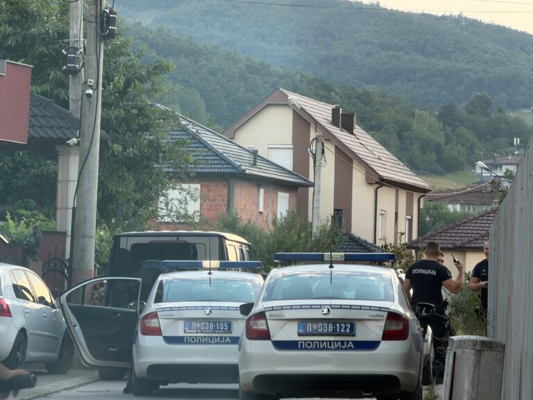 Policija uhapsila muškarca koji je bežao sa oružjem kroz Novi Pazar