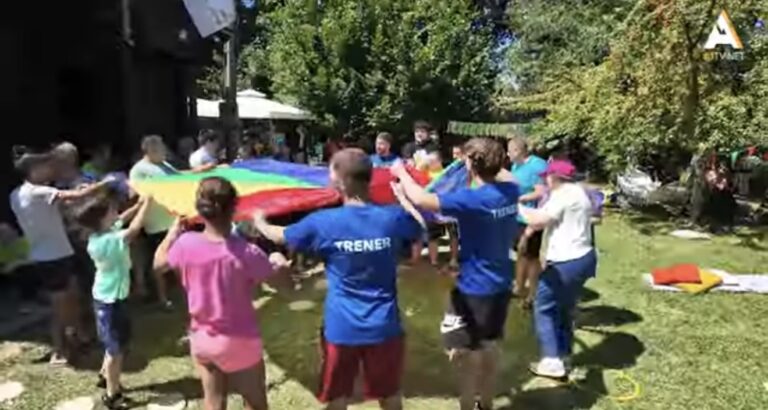Inkluzivni kamp okupio decu sa smetnjama u Novom Pazaru (VIDEO)