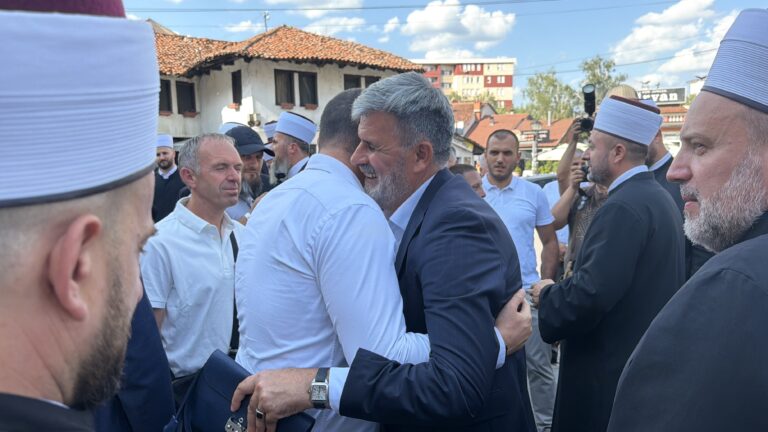 Zukorlić: „Beograd će lepo da reaguje, bitno je da su muslimani rešili stvari među sobom, i da ne očekuju da će neko spolja da rešava unutrašnje probleme” (VIDEO)