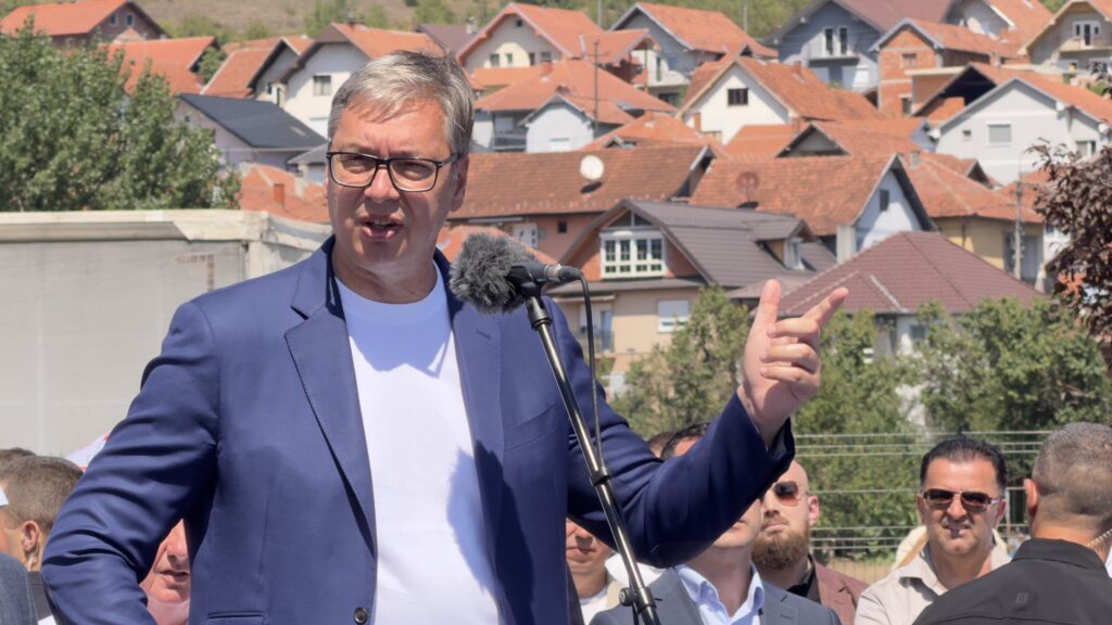 Vučić: „Meho, nema zapošljavanja ni po babu ni po stričevima” (VIDEO)