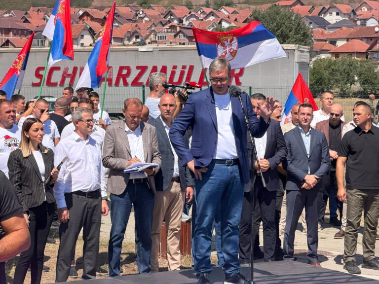 Vučić: „Uradićemo put do Vranovine, uredićemo ulaz u Novi Pazar  i penzije ćemo povećati “ (VIDEO)