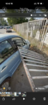 PALA OGRADA GROBLJA GAZILAR NA AUTOMOBIL: Razbijeno staklo, srećom niko nije bio u vozilu (VIDEO)