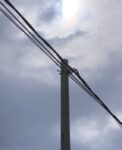 Nakon emitovanja na A1, EPS reagovao, problem rešen, zamenjen nakrivljeni stub u Varoš Mahali (VIDEO)