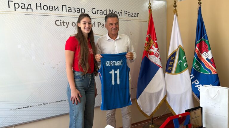 Hena Kurtagić stigla u rodni Novi Pazar nakon velikog uspeha (VIDEO)