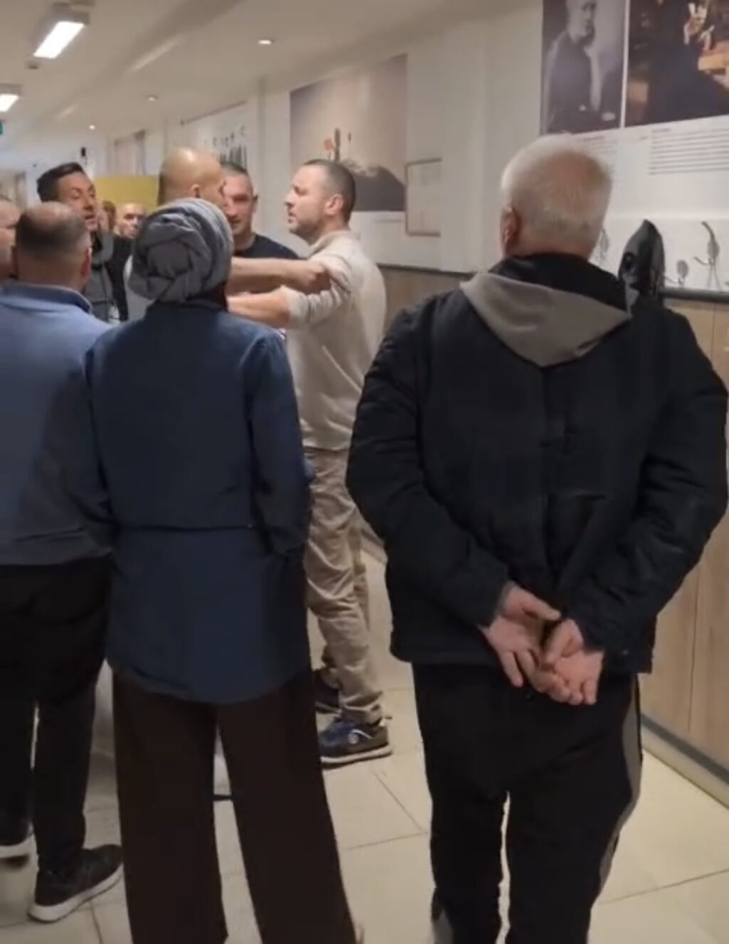Nakon sukoba u OŠ „Bratstvo“ tužilaštvo naložilo policiji da prikupi snimke i izjave svedoka
