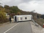 Prevrnuo se autobus Sandžaktransa u blizini sela Šaronje, nema povređenih