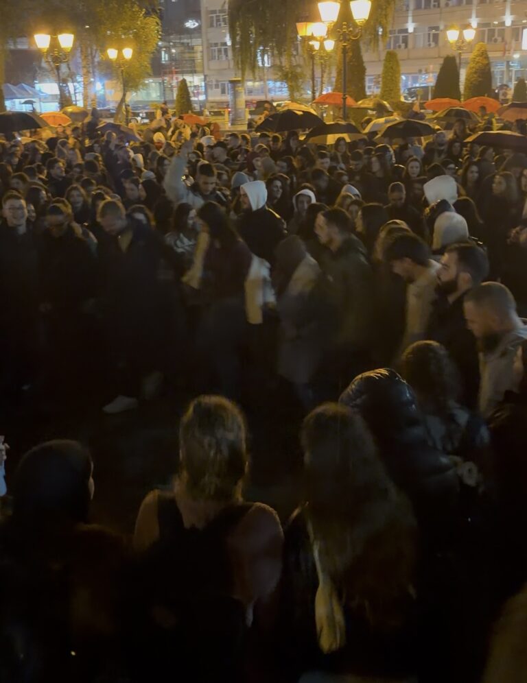 Novopazarci proslavljaju pobedu Studetske liste (VIDEO